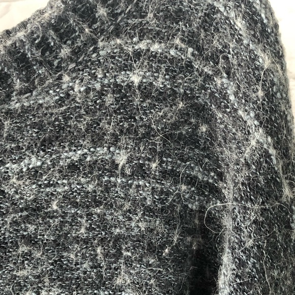 SWEATER - Free People cropped fuzzy wool/angora blend sweater. Size medium. - Picture 4 of 12